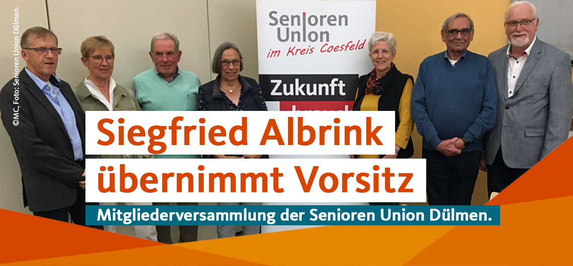 Senioren Unions-Vorsitzender Siegfried Albrink (rechts) und der frisch gewählte Vorstand der Senioren Union Dülmen.