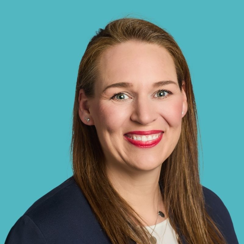  Jennifer Demes